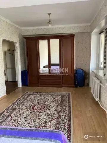 1-комнатная квартира, этаж 4 из 5, 35 м²