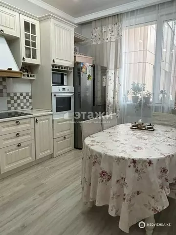 4-комнатная квартира, этаж 6 из 6, 103 м²