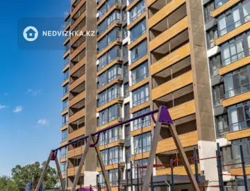 1-комнатная квартира, этаж 9 из 13, 38 м²