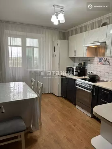 2-комнатная квартира, этаж 4 из 4, 56 м²