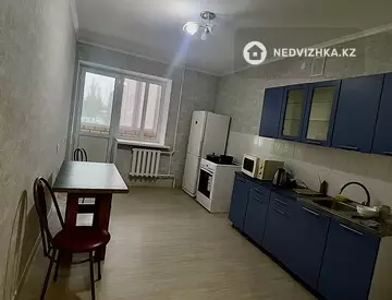 1-комнатная квартира, этаж 1 из 9, 50 м², по часам