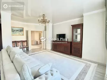 4-комнатная квартира, этаж 8 из 12, 110 м²