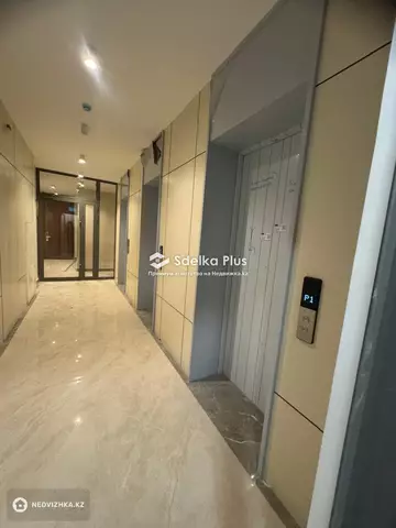 4-комнатная квартира, этаж 9 из 20, 136 м²