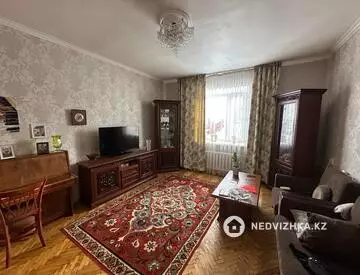 3-комнатная квартира, этаж 1 из 3, 82 м²