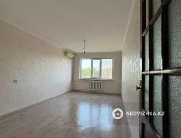 2-комнатная квартира, этаж 4 из 5, 34 м²
