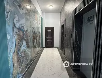 2-комнатная квартира, этаж 3 из 10, 71 м²