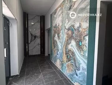 2-комнатная квартира, этаж 3 из 10, 71 м²
