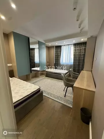 3-комнатная квартира, этаж 25 из 25, 130 м²