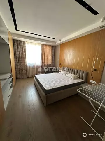 3-комнатная квартира, этаж 25 из 25, 130 м²