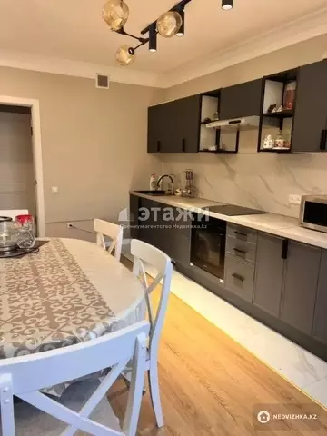 2-комнатная квартира, этаж 8 из 13, 69 м²