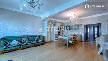 3-комнатная квартира, этаж 15 из 17, 130 м², на длительный срок
