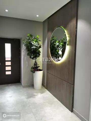 2-комнатная квартира, этаж 9 из 12, 42 м²