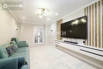 4-комнатная квартира, этаж 11 из 22, 130 м²