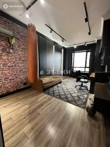 4-комнатная квартира, этаж 8 из 10, 123 м²
