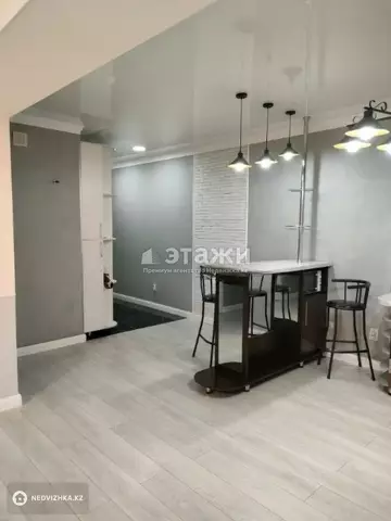 2-комнатная квартира, этаж 10 из 13, 64 м²