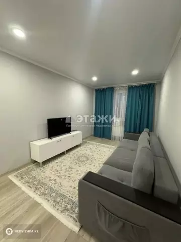 1-комнатная квартира, этаж 10 из 12, 40 м²