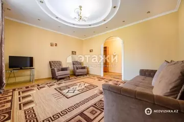 2-комнатная квартира, этаж 3 из 9, 75 м², на длительный срок