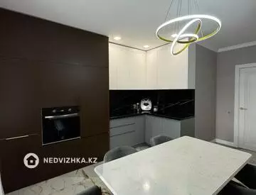 4-комнатная квартира, этаж 4 из 7, 120 м²