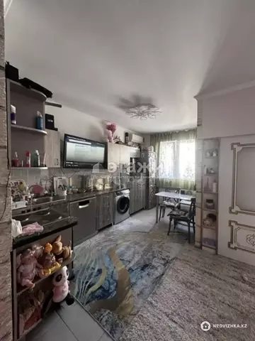 2-комнатная квартира, этаж 9 из 13, 45 м²