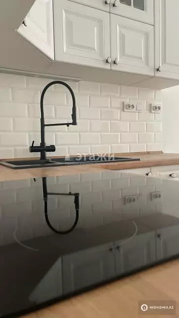 2-комнатная квартира, этаж 4 из 10, 50 м²