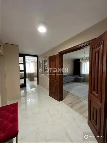 4-комнатная квартира, этаж 7 из 9, 142 м²