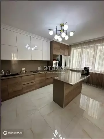 4-комнатная квартира, этаж 7 из 9, 142 м²