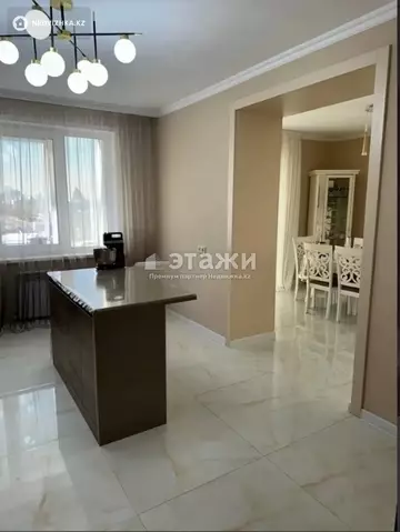 4-комнатная квартира, этаж 7 из 9, 142 м²