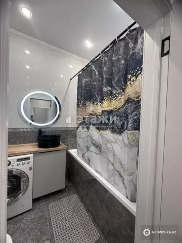 2-комнатная квартира, этаж 3 из 17, 65 м²