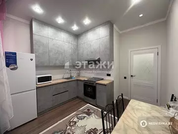 2-комнатная квартира, этаж 3 из 17, 65 м²