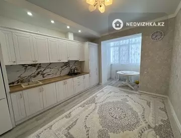 1-комнатная квартира, этаж 3 из 5, 57 м²