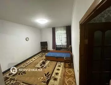 1-комнатная квартира, этаж 1 из 2, 43 м², на длительный срок