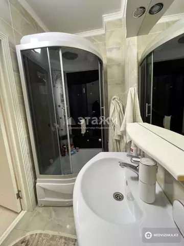 4-комнатная квартира, этаж 9 из 24, 106 м²