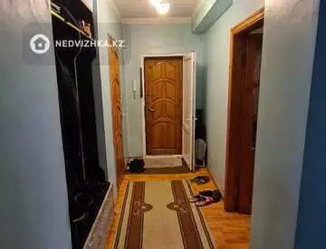 6-комнатная квартира, этаж 1 из 5, 136 м²
