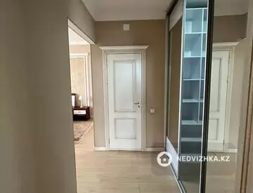 3-комнатная квартира, этаж 25 из 25, 138 м²