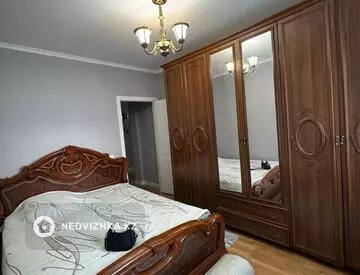 3-комнатная квартира, этаж 2 из 12, 80 м², на длительный срок