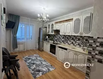 80 м², 3-комнатная квартира, этаж 2 из 12, 80 м², на длительный срок, изображение - 1