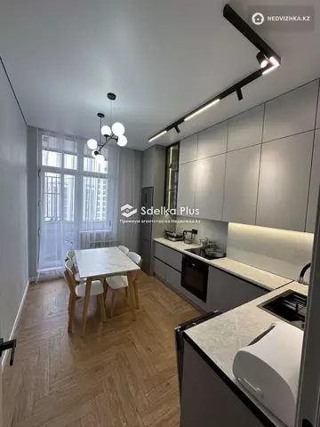 2-комнатная квартира, этаж 13 из 18, 60 м²