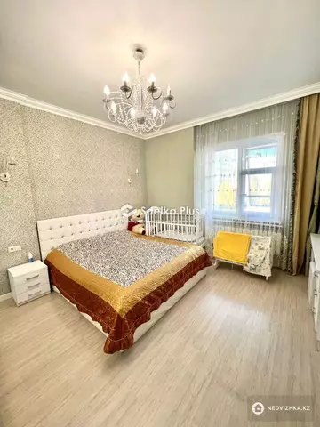 4-комнатная квартира, этаж 4 из 12, 125 м²