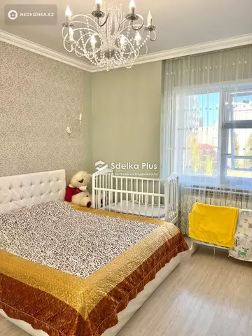 4-комнатная квартира, этаж 4 из 12, 125 м²
