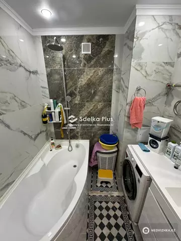 4-комнатная квартира, этаж 3 из 12, 104 м²