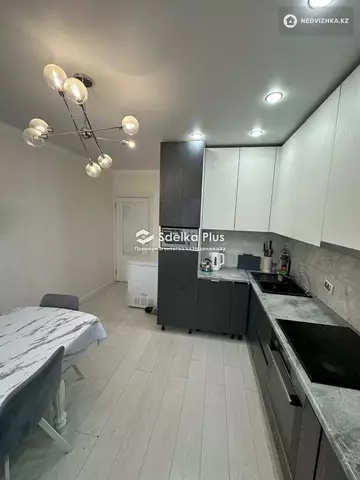 4-комнатная квартира, этаж 3 из 12, 104 м²