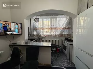 3-комнатная квартира, этаж 1 из 9, 72 м²