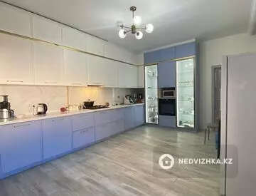 10-комнатный дом, 10 соток, 550 м²