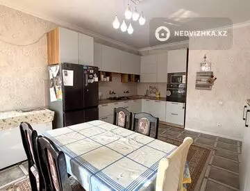 7-комнатный дом, 7 соток, 240 м²