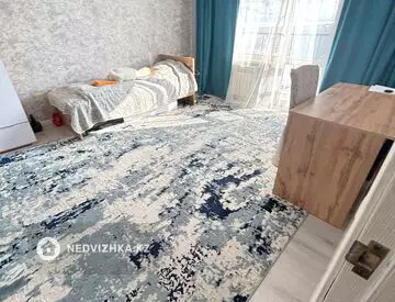 7-комнатный дом, 7 соток, 240 м²