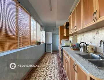 4-комнатная квартира, этаж 1 из 5, 112 м², на длительный срок