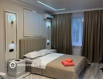 2-комнатная квартира, этаж 3 из 4, 40 м², Посуточно