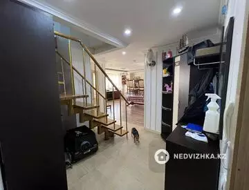 6-комнатная квартира, этаж 24 из 25, 288 м²