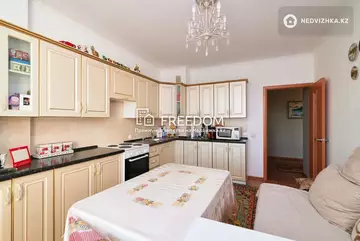 3-комнатная квартира, этаж 4 из 9, 92 м²
