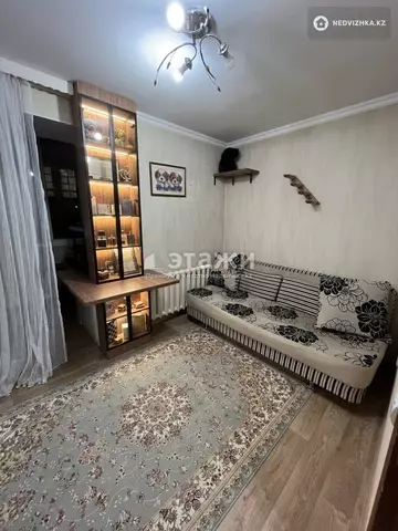 2-комнатная квартира, этаж 3 из 4, 38 м²